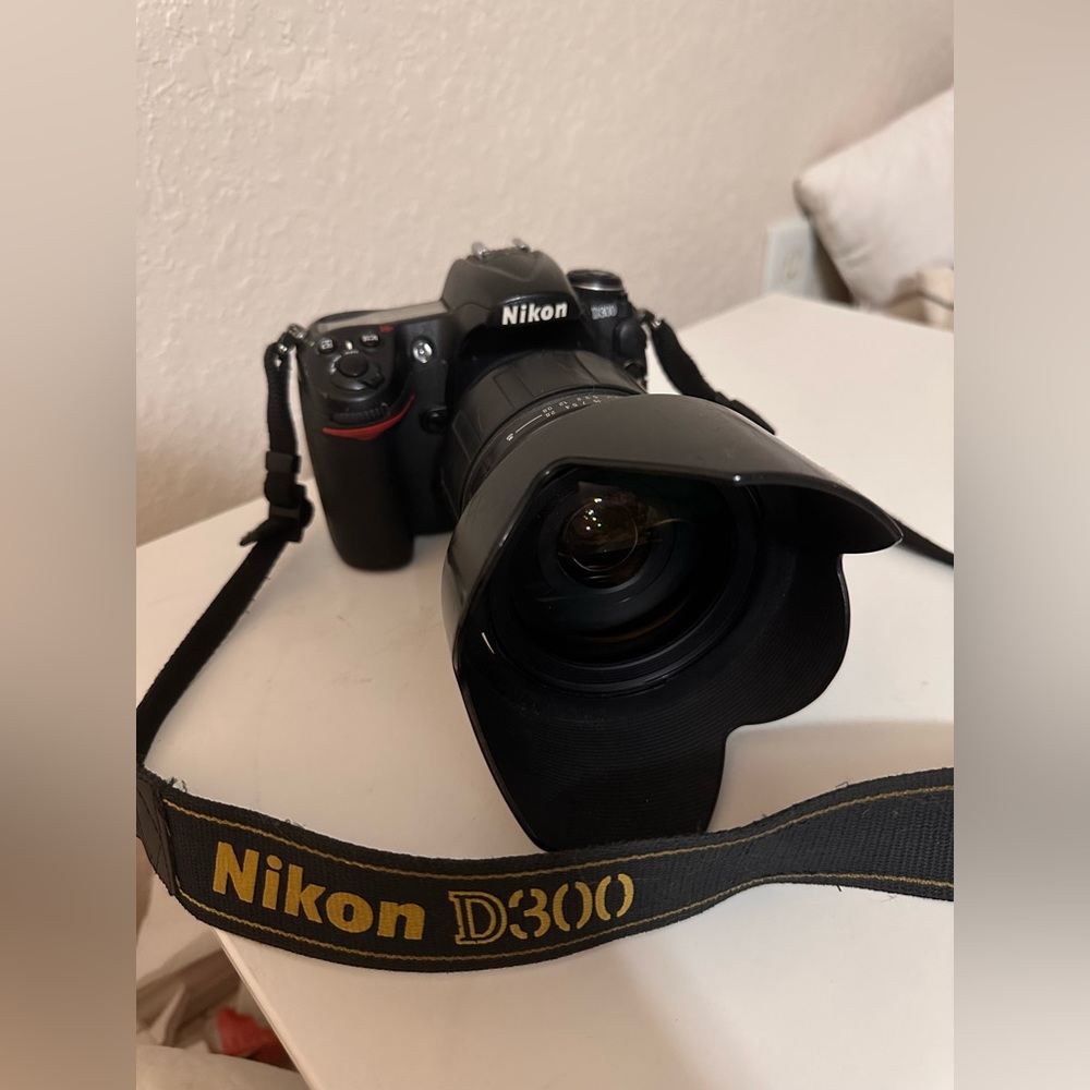 Nikon d300 digital camera with 28-105mm lens
